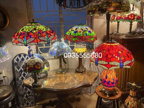 Giao lưu 1 góc em đèn tiffany chuồn chuồn đỏ xanh.
