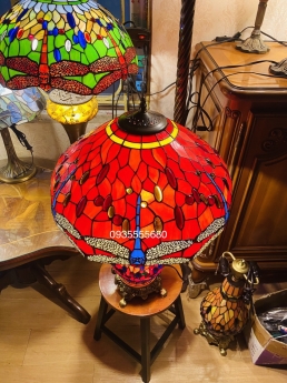 Giao lưu 1 góc em đèn tiffany chuồn chuồn đỏ xanh.