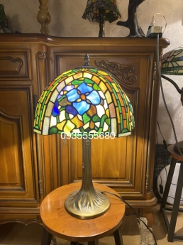 Giao lưu vài em đèn phòng ngủ tiffany họa tiết cổ.