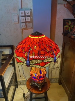 Giao lưu em đèn hai thân màu đỏ rực rỡ