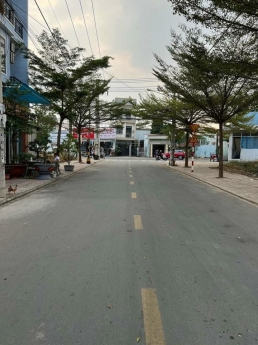 Cần Bán Gấp Lô Đất P.Tân Bình - TP Dĩ An - Bình Dương - Giá Cực tốt