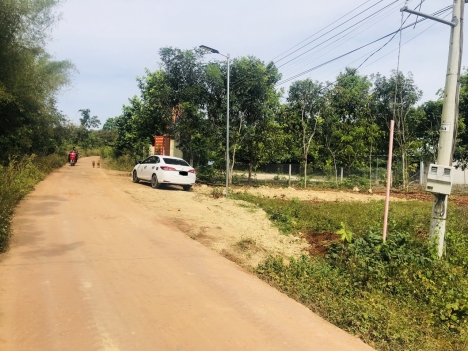 14*70 đường quy hoạch bê tông đường 6m mặt tiền lớn