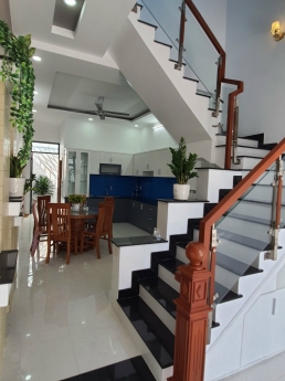 Bán gấp nhà mới đường số 10 Linh Xuân Thủ Đức ,LH 0909428959.