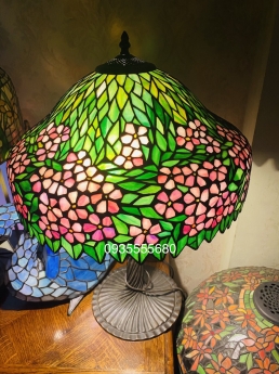 Đèn bàn tiffany họa tiết hoa rơi