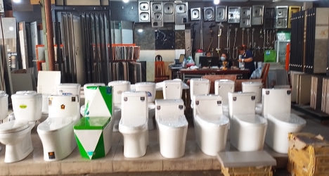 Gạch Men GIá Rẻ HCM Quận 12 gachthaian.com Bồn cầu giá rẻ