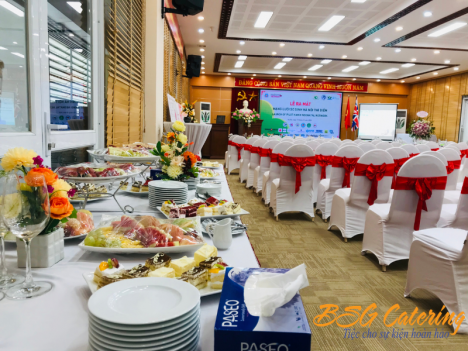 Trang trí tiệc Noel văn phòng