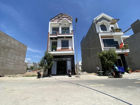 Bán Nhà 2 Lầu 1 Trệt - An Phú - Thuận An - Tặng Full Nội thất