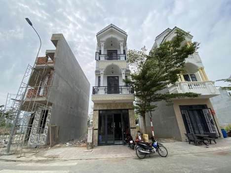 Bán nhà 2 lầu 1 trệt- Bình chuẩn - Thuận An - Bình Dương - Giá Cực Tốt
