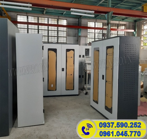 Một số mẫu tủ treo đồ nghề 2 cánh dùng trong nhà máy