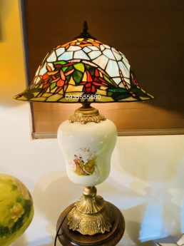 Giao lưu em đèn tiffany thân gốm đồng hàng âu