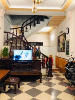 Bán nhà Lĩnh Nam 5 tầng, 56m2, Sổ Đỏ, hiếm nhất quận Hoàng Mai