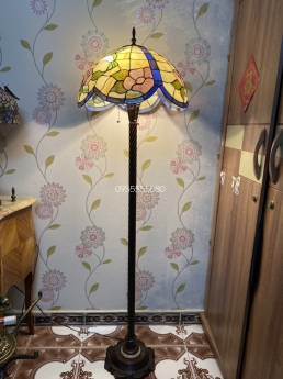 Giao lưu e đèn sàn hoa hồng thêu chim