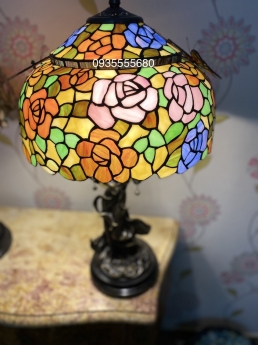 Giao lưu em đèn tiffany tượng đồng hoa bướm