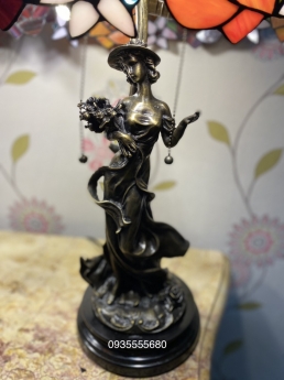 Giao lưu em đèn tiffany tượng đồng hoa bướm