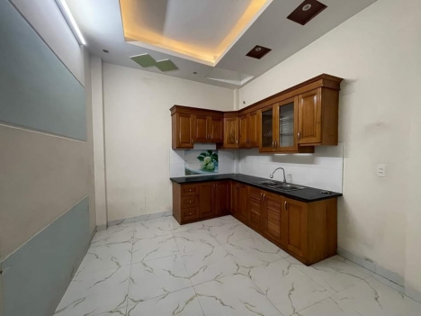 Chính chủ bán nhà 19 ngõ 394 Phạm Văn Đồng 42m2 5 tầng 4.36 tỷ gần phố ngõ rộng ở luôn