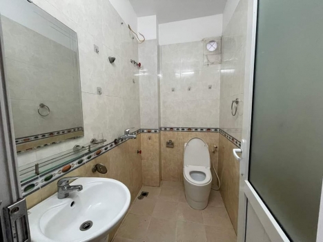 Chính chủ bán nhà 19 ngõ 394 Phạm Văn Đồng 42m2 5 tầng 4.36 tỷ gần phố ngõ rộng ở luôn