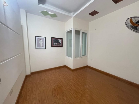 Chính chủ bán nhà 19 ngõ 394 Phạm Văn Đồng 42m2 5 tầng 4.36 tỷ gần phố ngõ rộng ở luôn