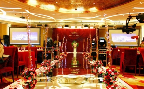 Thảm gương trải sàn trang trí đám cưới hai mặt màu trắng, bạc, vàng, đỏ, tím...