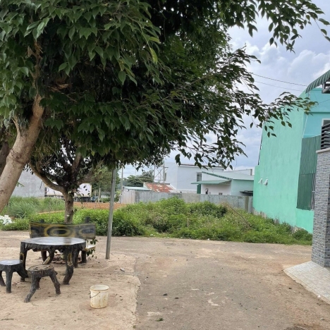 Bán Đất 1,35 tỷ 5x20m DT 103m2 Thổ cư 75m2 thị trấn Liên Nghĩa gần Hải sản Thuỳ Sương.