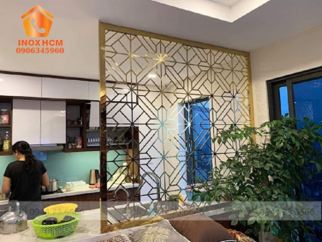 Vách ngăn inox bếp và phòng khách sang trọng và hiện đại - nhận gia công inox theo yêu cầu