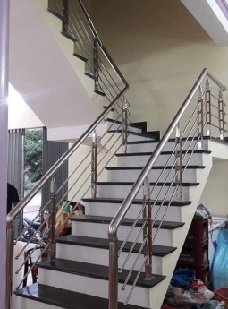 Cầu thang inox mạ vàng PVD sang trọng hiện đại - nhận gia công inox theo yêu cầu