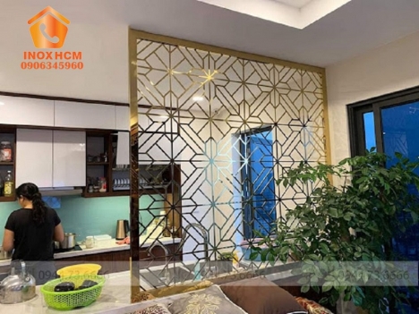 Vách ngăn inox bếp và phòng khách sang trọng và hiện đại - nhận gia công inox theo yêu cầu