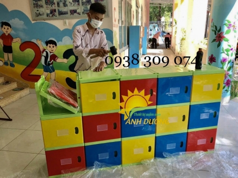 Tủ nhựa đựng cặp sách trẻ em có cửa