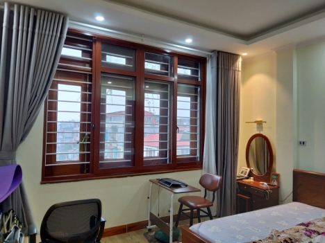 Bán nhà VIP Cầu Giấy 100% như ảnh. Kinh doanh tấp nập. Giá hợp lý