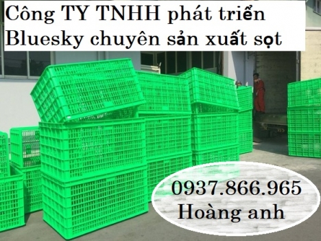 Sọt nhựa kéo hàng trong xưởng may mặc, sọt nhựa hở HS015 có 26 bánh xe, sọt nhựa dài hơn 1 mét