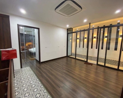 NHÀ PHÓ CẦU GIẤY 7 TẦNG THANG MÁY - THÔNG SÀN – MẶT VÒNG XOAY – KINH DOANH KHỦNG