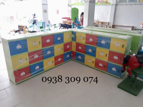 Tủ nhựa đựng cặp sách trẻ em có cửa