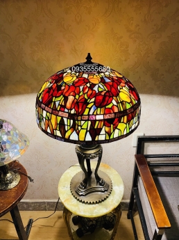Đèn bàn tiffany họa tiết hoa tuylip