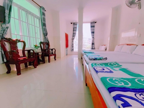 Bán khách sạn 1 trệt 4 lầu 1 sân thượng sạch đẹp – doanh thu tốt hẻm Thùy Vân khu Bãi Sau Tp Vũng Tà