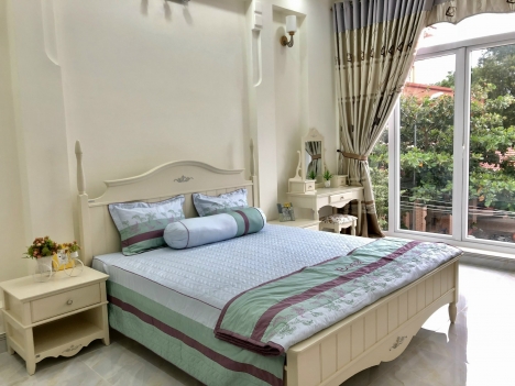 BÁN BIỆT THỰ 1 TRỆT 3 LẦU MẶT TIỀN ĐƯỜNG KIẾN TẠO 160M2 (8X20)