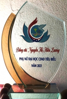 Quà tặng pha lê - Thủy tinh sản xuất theo yêu cầu