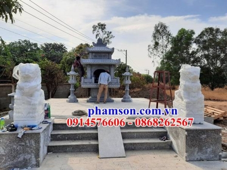 548 Cây hương đá đep - miếu thờ thần linh
