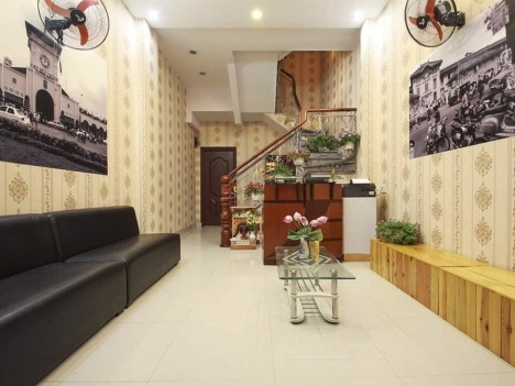 Hiếm Bùi Viện Q.1 50m2 4 tầng chỉ 15 tỷ xe hơi đỗ cửa.