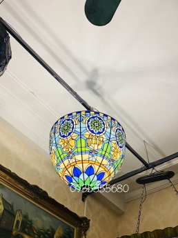 Đèn tiffany thả họa tiết phục hưng nhà thờ