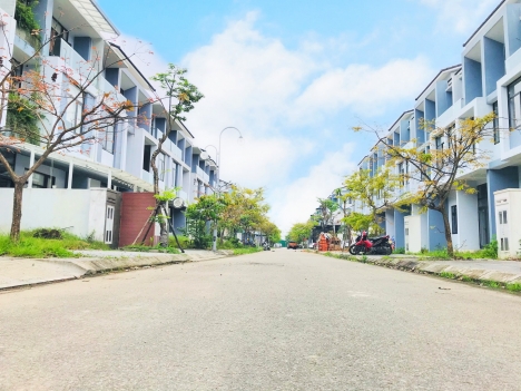 Bán nhà 3 tầng An Cựu, tặng 5 chỉ vàng 9999 và bộ nội thất