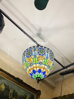 Đèn tiffany thả họa tiết phục hưng nhà thờ