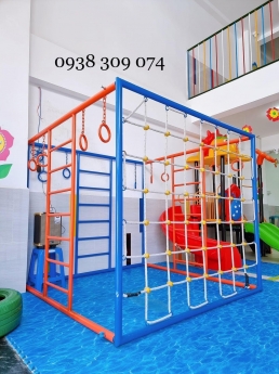 Thang leo vận động thể chất kết hợp leo núi dành cho bé