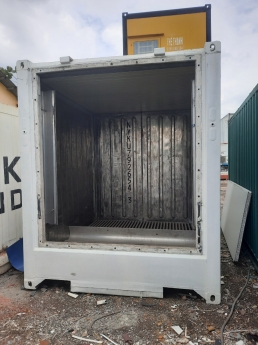 Còn vài container  lạnh tại bãi: loại 10 feet, 40 feet và 48feet.