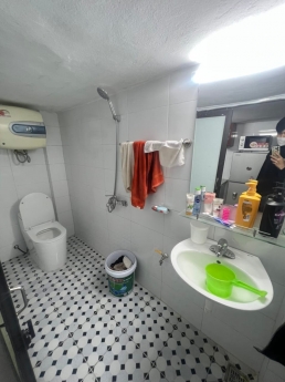 HƠN 700 TRIỆU, Nhà Lĩnh Nam, Hoàng Mai 35m2 Ô TÔ đỗ cổng
