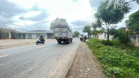 Bán Đất Bình Thạnh 4,2 Tỷ 8x72m Mặt Tiền Quốc Lộ 27 DT 576m2 TC 100m2 Bình Thạnh