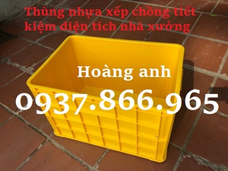 Sóng nhựa đặc trong trường hợp không sử dụng sản phẩm, bạn có thể dễ dàng xếp các thùng lên nhau.