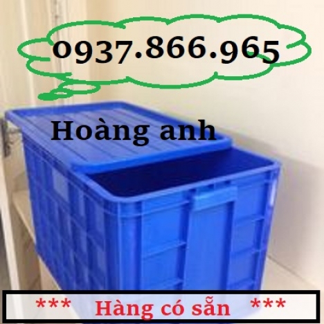Sóng nhựa đặc trong trường hợp không sử dụng sản phẩm, bạn có thể dễ dàng xếp các thùng lên nhau.