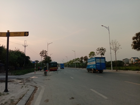 Bán đất thôn Lở, Đặng Xá, Gia Lâm diện tích 61m2 mặt tiền 4,7m giá 3,9 tỷ.