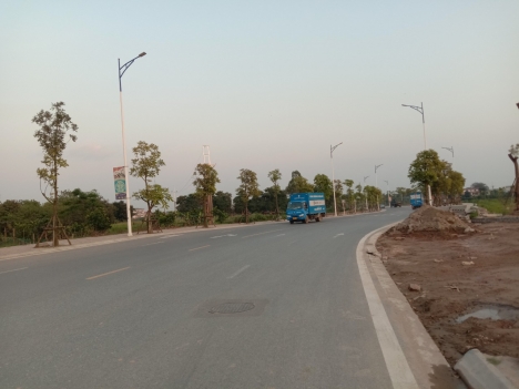 Bán đất thôn Lở, Đặng Xá, Gia Lâm diện tích 61m2 mặt tiền 4,7m giá 3,9 tỷ.