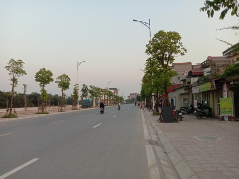 Bán đất thôn Lở, Đặng Xá, Gia Lâm diện tích 61m2 mặt tiền 4,7m giá 3,9 tỷ.