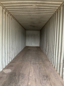 container 40DC cao 2m9 vừa cập bãi